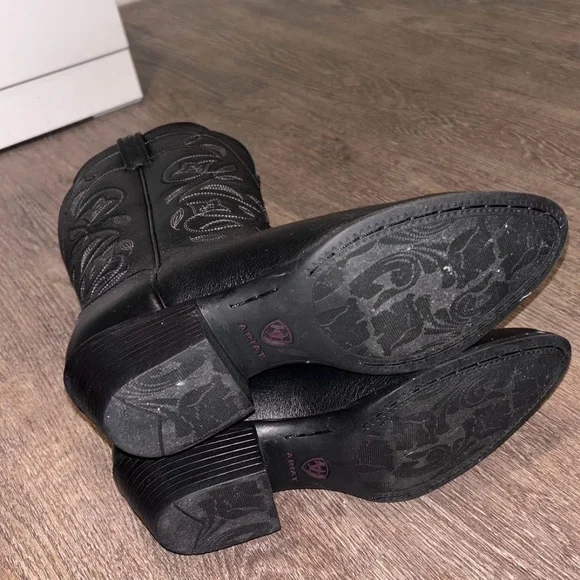 LIKE NEW Ariat Heritage Round Toe Leather Western Boots - Picture 5 of 10